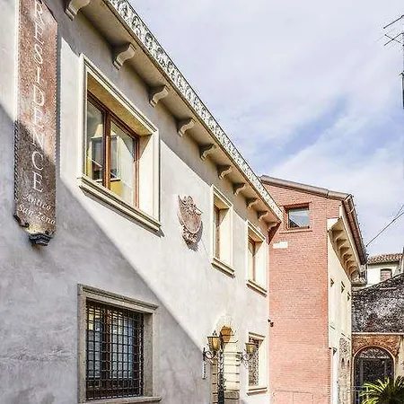 Apartmanhotel Antico San Zeno Centro Storico 3*